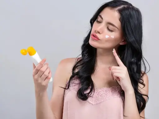 超輕盈日常防曬乳液，防曬係數SPF50+、PA++++，50毫升